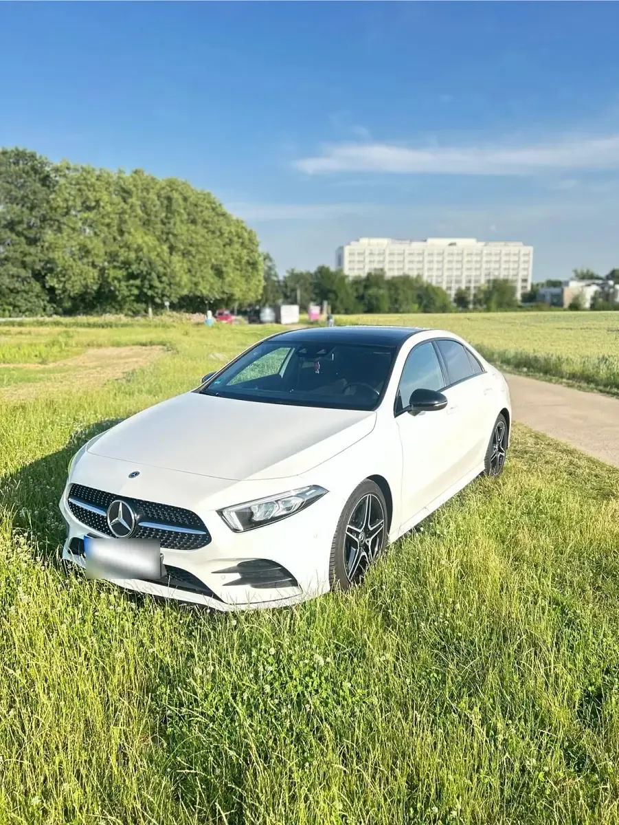 Gebraucht Mercedes A180 AMG line 136 PS (100 kW) 2020 Weiß Limousine