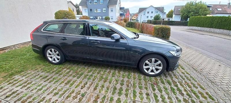 Grau Gebraucht 2018 Volvo V90 Kombi | 20.300 € (Fairer Preis) - Bild 1/4