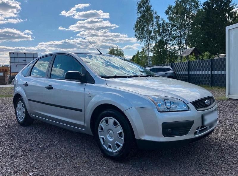 Second-hand Ford Focus 80 CP (58 kW) 2005 Argintiu Hatchback