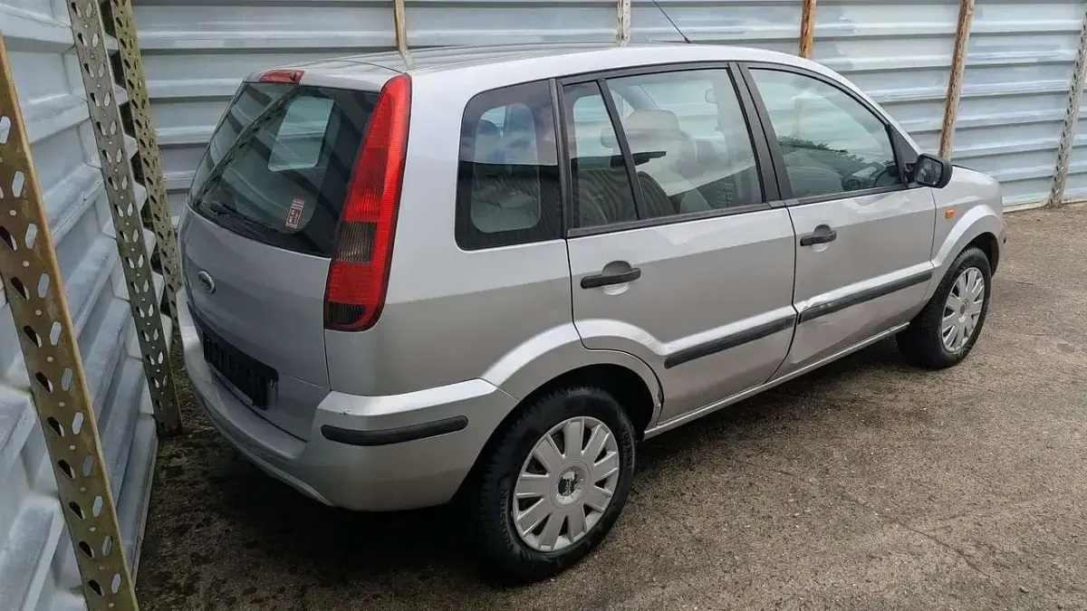 Gebraucht Ford Fusion 80 PS (58 kW) 2005 Polarsilber metallic Kleinwagen