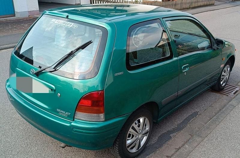 Gebraucht Toyota Starlet 75 PS (55 kW) 1999 Grün Kleinwagen