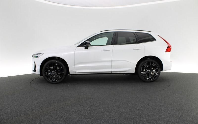 Neu Volvo XC60 Plus 250 PS (183 kW) 2026 Weiß SUV