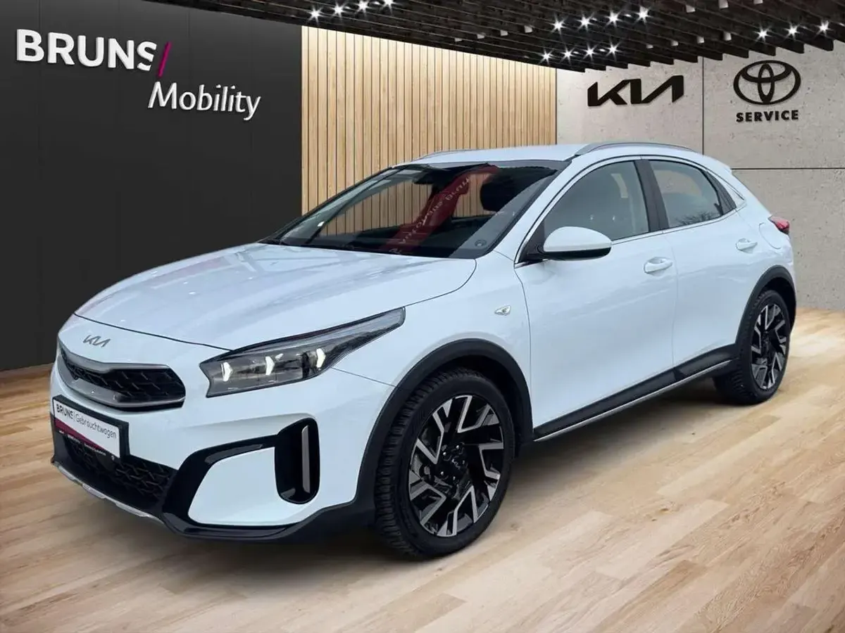 Gebraucht Kia XCeed Comfort 140 PS (102 kW) 2025 Carraraweiß SUV