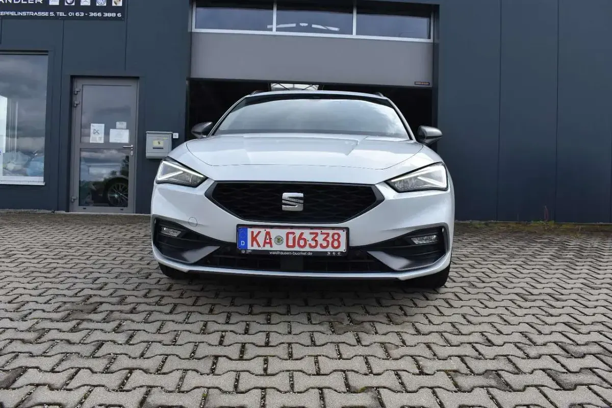 Gebraucht Seat Leon FR 150 PS (110 kW) 2021 Weiß Limousine