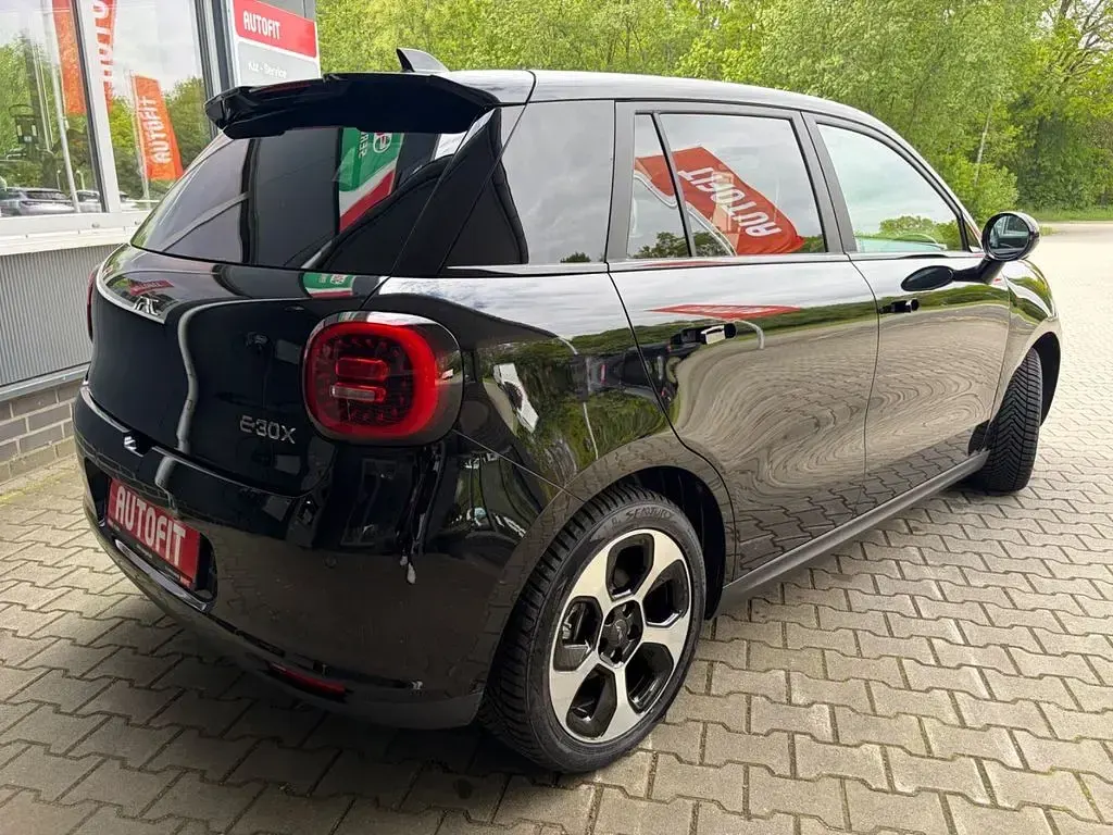 Neu JAC E30X 359 kW (489 PS) 2026 Schwarz Kleinwagen