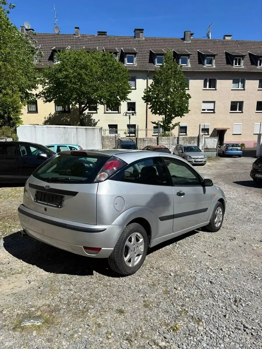 Gebraucht Ford Focus 110 PS (80 kW) 2005 Silber Kleinwagen