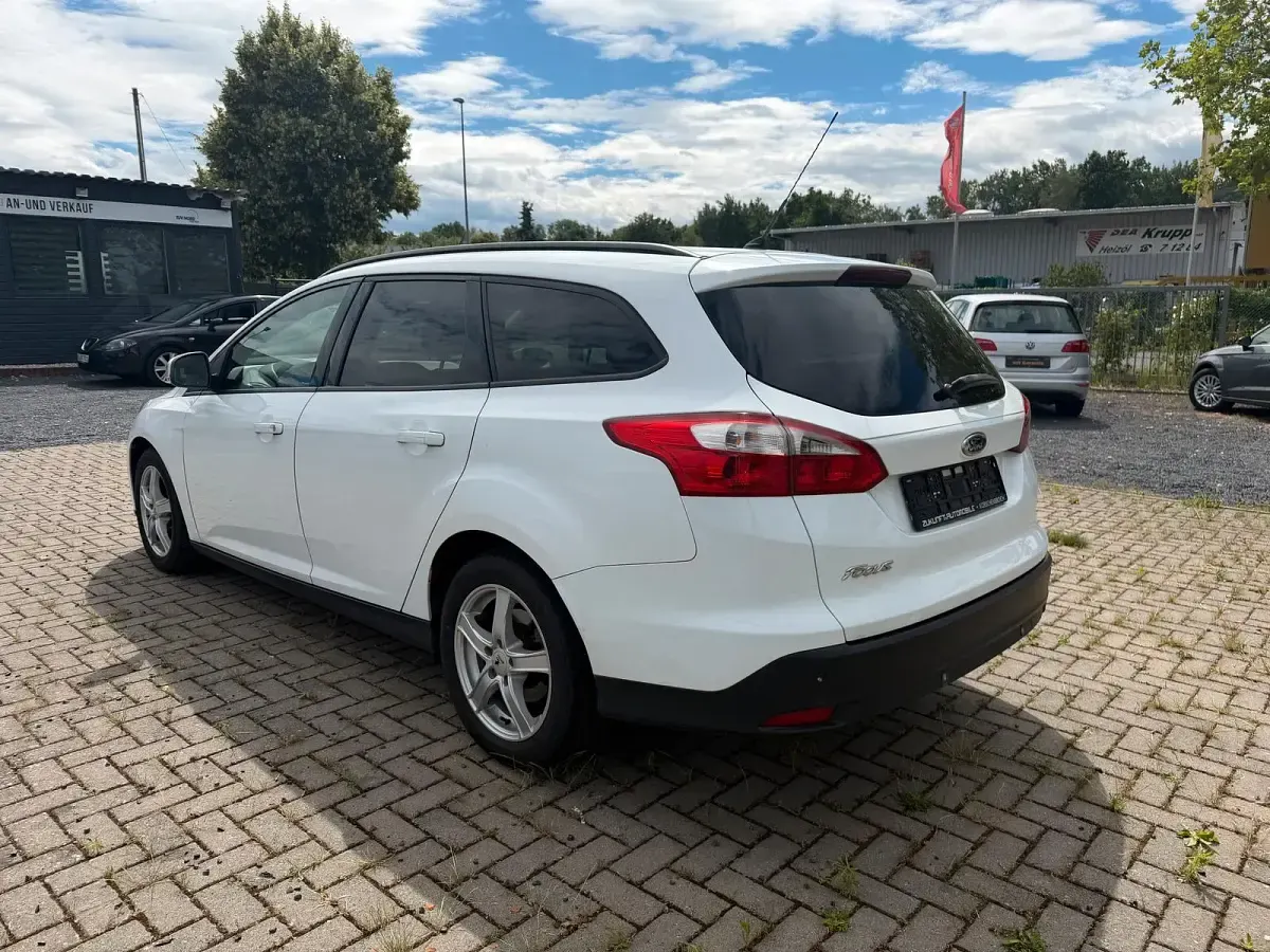Gebraucht Ford Focus 115 PS (84 kW) 2014 Weiß Kombi