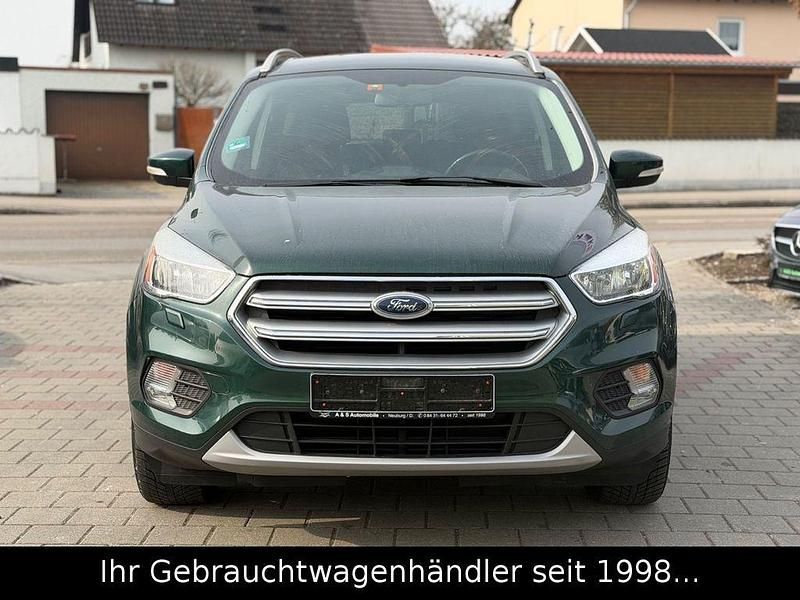 Gebraucht Ford Kuga Trend 150 PS (110 kW) 2017 Grün SUV