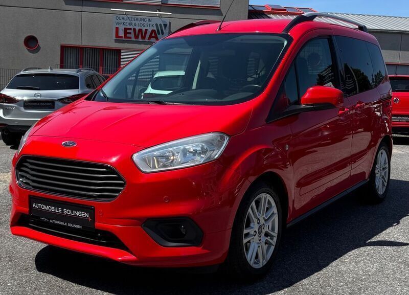 Rot Gebraucht 2018 Ford Tourneo Courier Titanium Van / Kleinbus | 9.590 € (Fairer Preis) - Bild 1/4