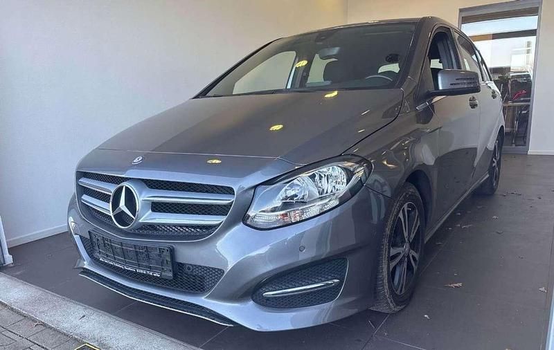 Gebraucht Mercedes B180 109 PS (80 kW) 2015 Grau Van / Kleinbus