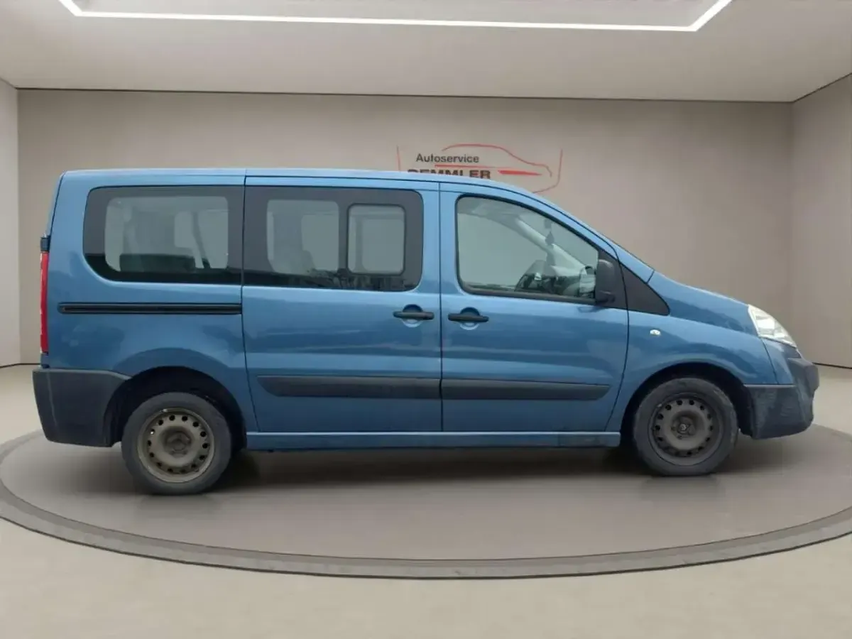 Gebraucht Peugeot TePee 136 PS (100 kW) 2009 Blau Van / Kleinbus