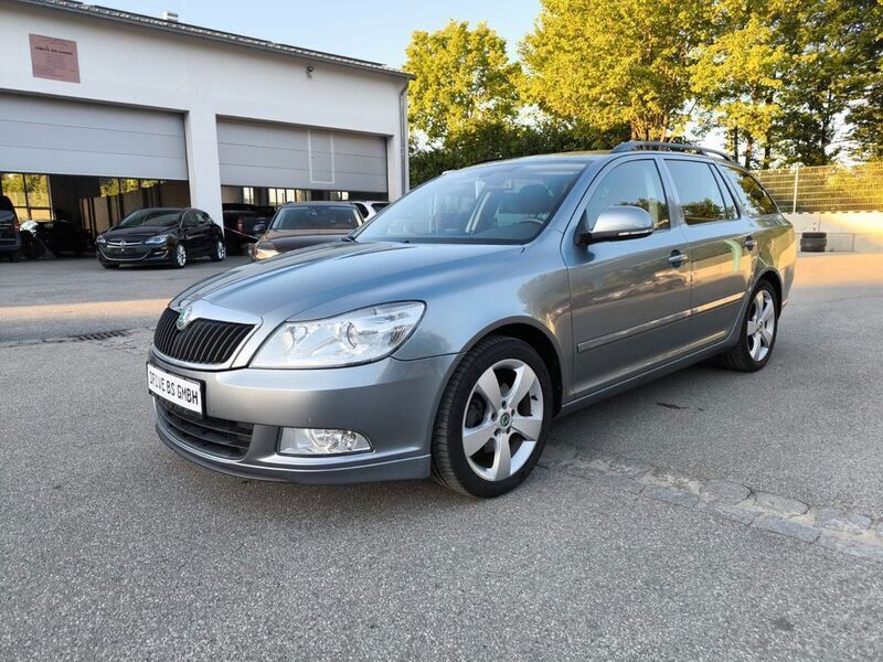 Grau Gebraucht 2013 Skoda Octavia Sport Limousine | 8.550 € (Guter Preis) - Bild 1/4