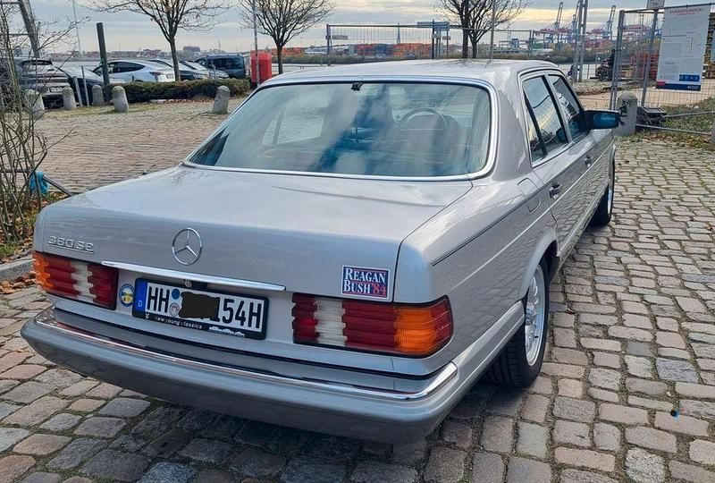 Gebraucht Mercedes 380 209 PS (153 kW) 1984 Silber Limousine