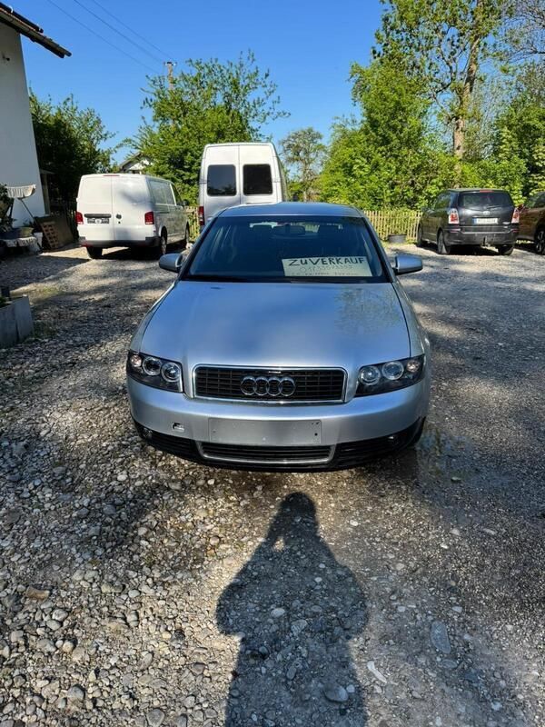 Silber Gebraucht 2002 Audi A4 Limousine | 2.000 € (Fairer Preis) - Bild 1/4