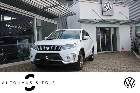 Pearl cool white Gebraucht 2023 Suzuki Vitara Comfort+ SUV | 23.940 € (Fairer Preis) - Bild 1/4