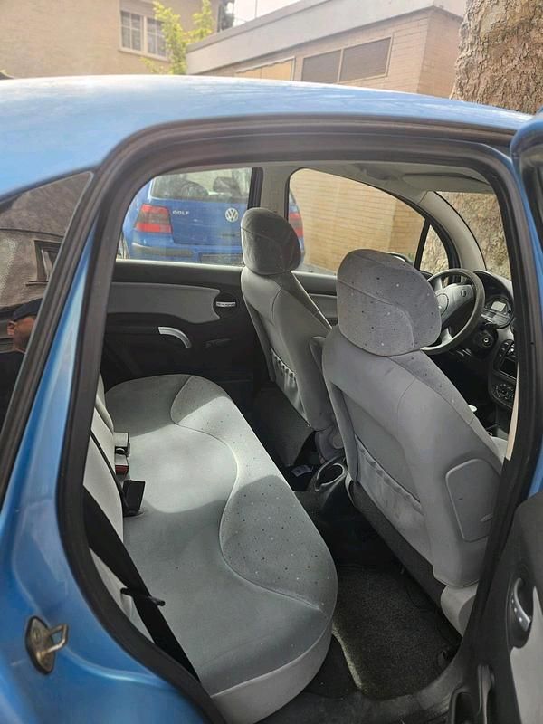 Second-hand Citroën C3 75 CP (55 kW) 2004 Albastru Hatchback