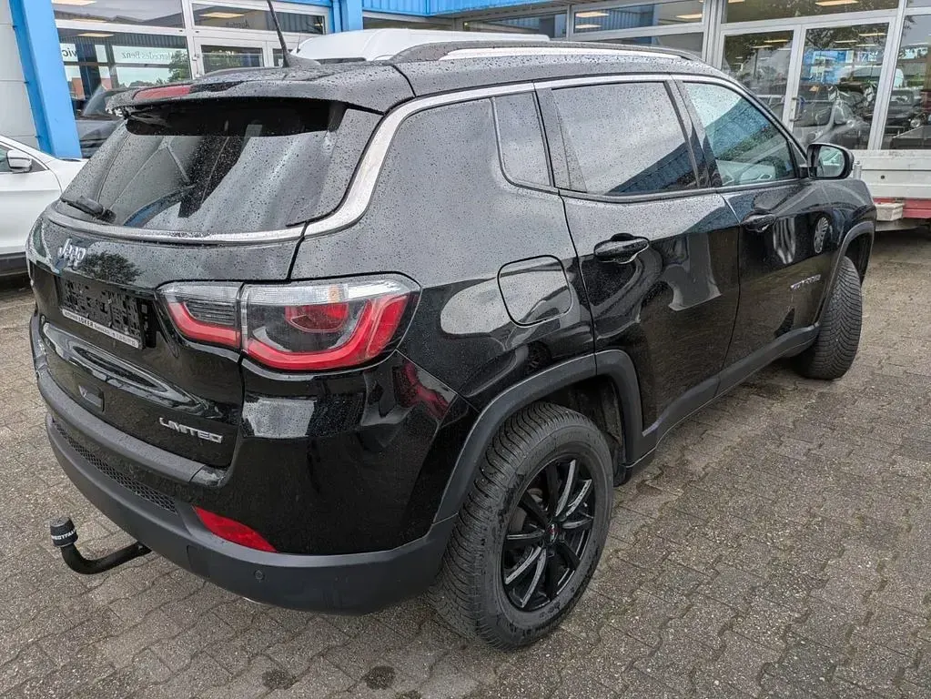 Gebraucht Jeep Compass Limited 170 PS (125 kW) 2018 Schwarz SUV