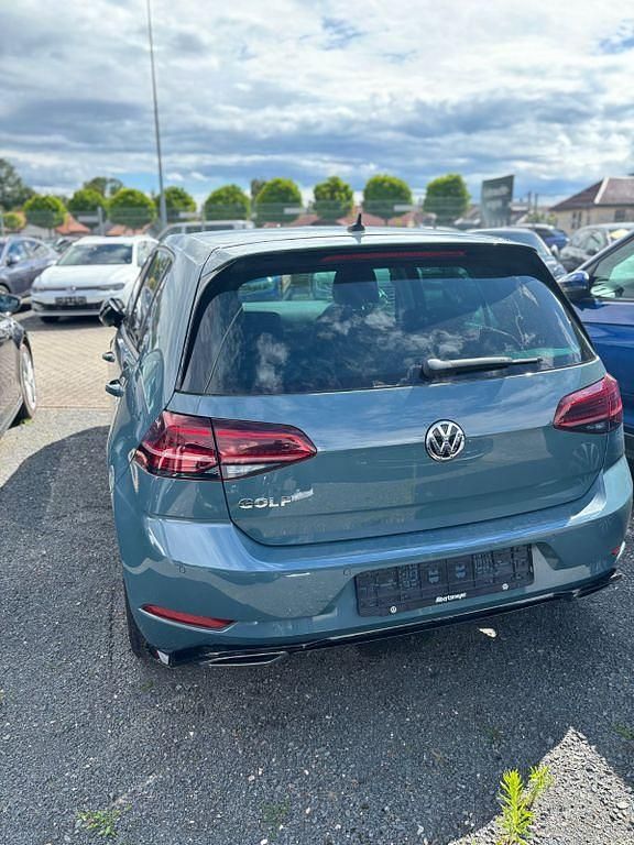 Second-hand VW Golf VII Sound 116 CP (85 kW) 2019 Albastru Berlinǎ