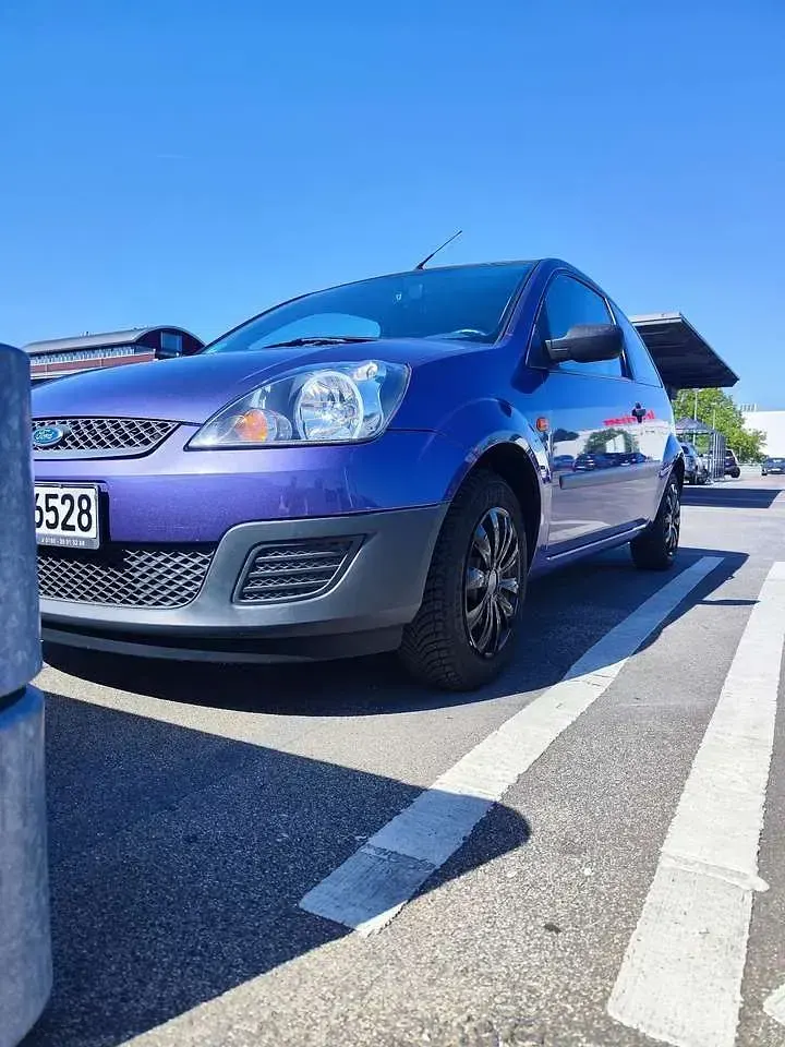 Gebraucht Ford Fiesta 101 PS (74 kW) 2006 Violett Kleinwagen