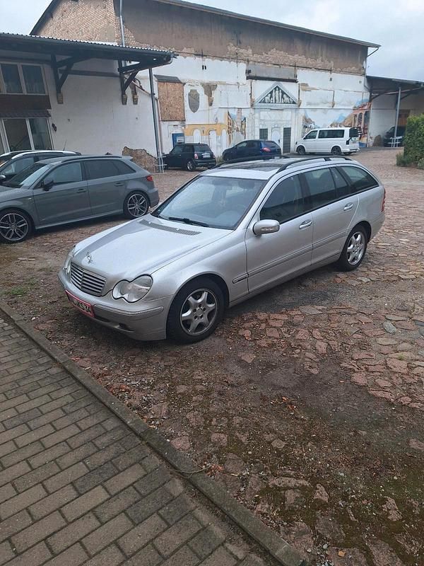 Silber Gebraucht 2003 Mercedes C200 Kombi | 1.000 € (Superpreis) - Bild 1/4