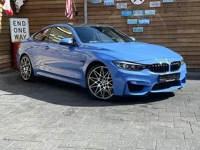Używany BMW M4 Performance 431 KM (317 kW) 2017 Niebieski Coupe