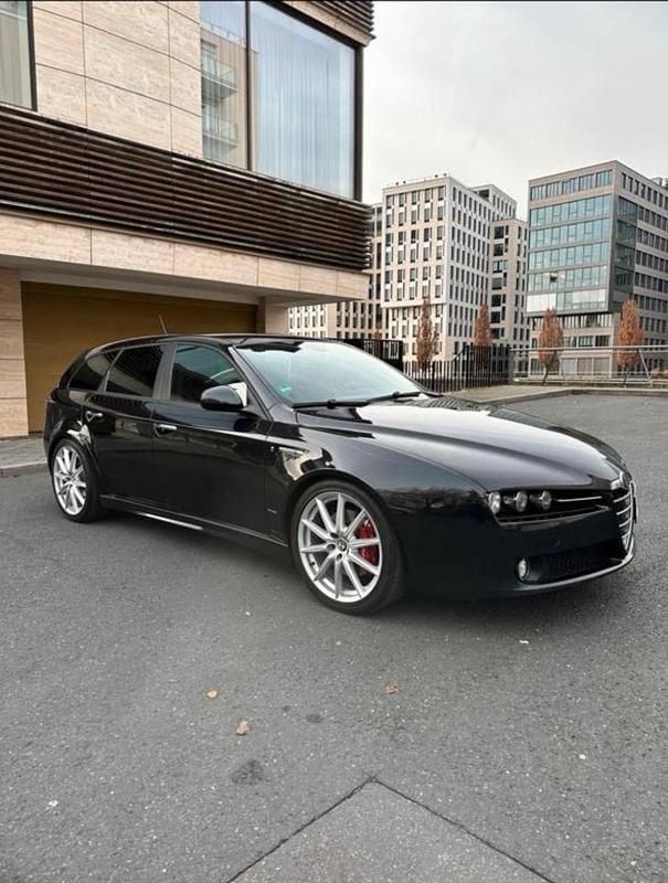Schwarz Gebraucht 2009 Alfa Romeo 159 Ti Kombi | 5.150 € - Bild 1/4