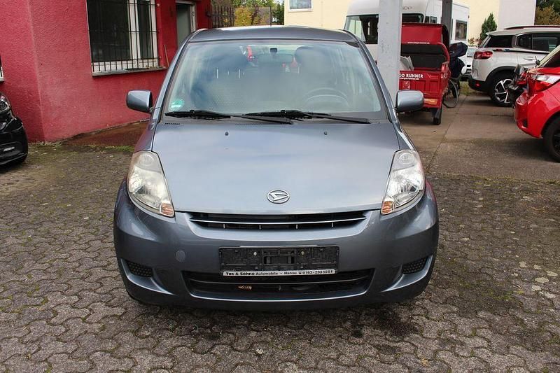 Gebraucht Daihatsu Sirion 91 PS (66 kW) 2007 Grau Kleinwagen