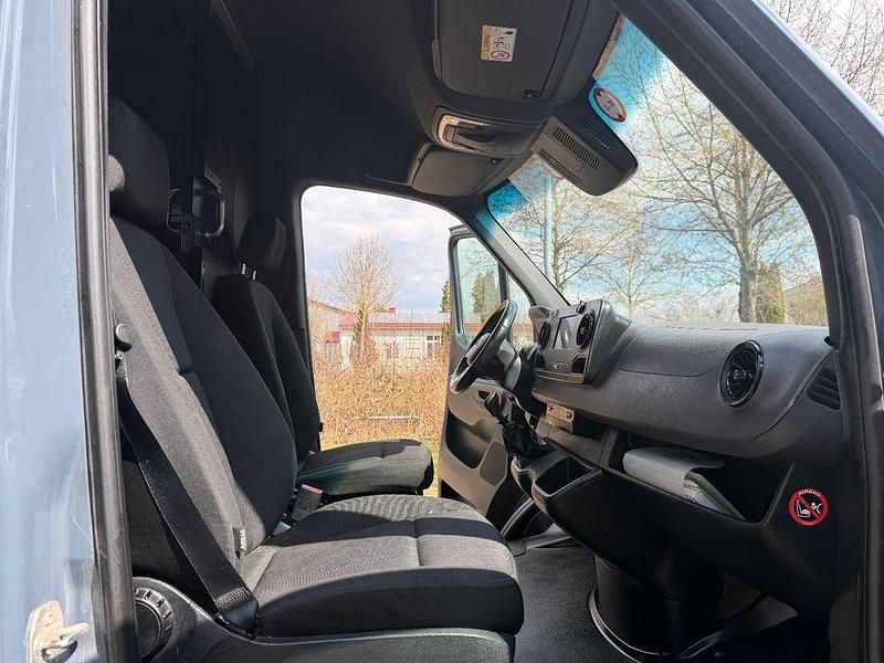 Gebraucht Mercedes Sprinter 143 PS (105 kW) 2021 Grau Van