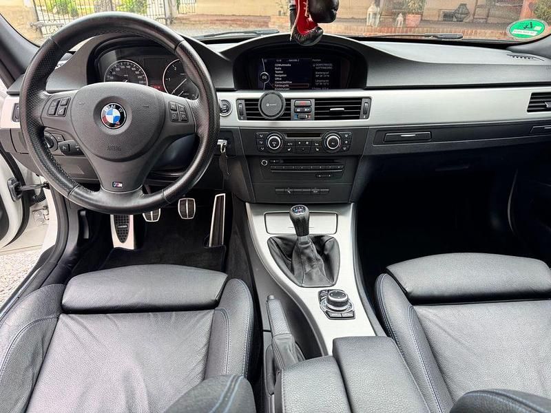 Gebraucht BMW 320 Shadowline 184 PS (135 kW) 2011 Weiß Kombi