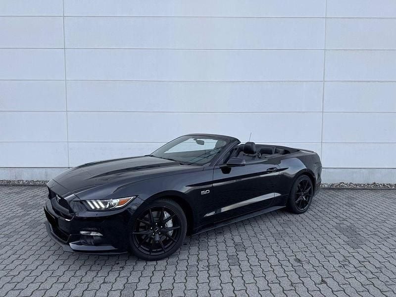 Gebraucht Ford Mustang GT Convertible 421 PS (309 kW) 2016 Schwarz Cabrio