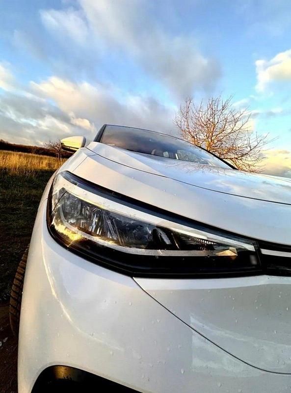 Gebraucht VW ID.5 Pro Performance 150 kW (204 PS) 2023 Weiß SUV