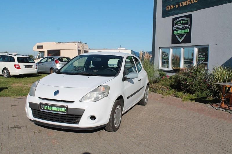 Weiß Gebraucht 2011 Renault Clio II Kleinwagen | 2.590 € (Fairer Preis) - Bild 1/4