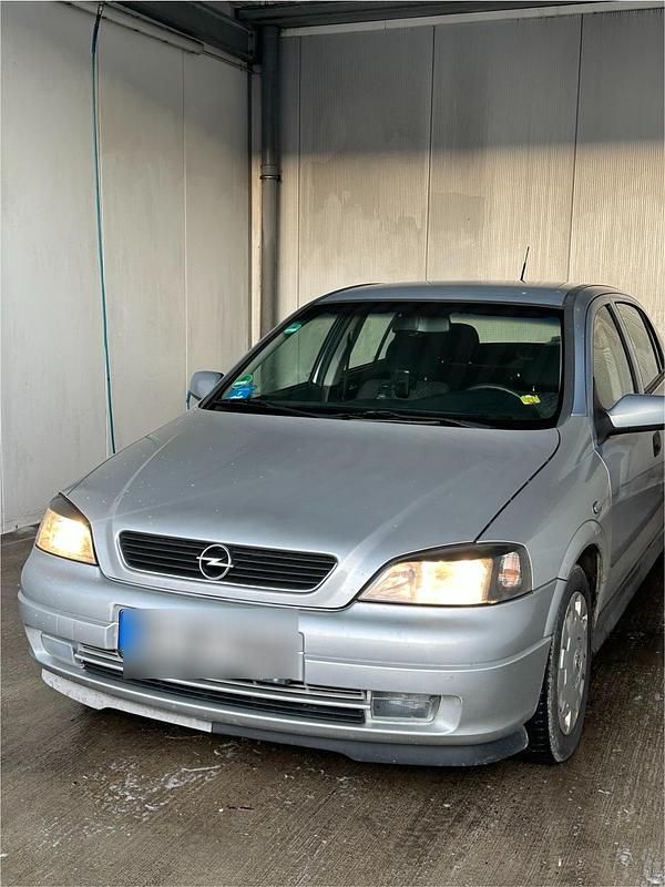 Silber Gebraucht 2002 Opel Astra Kombi | 750 € (Guter Preis) - Bild 1/4