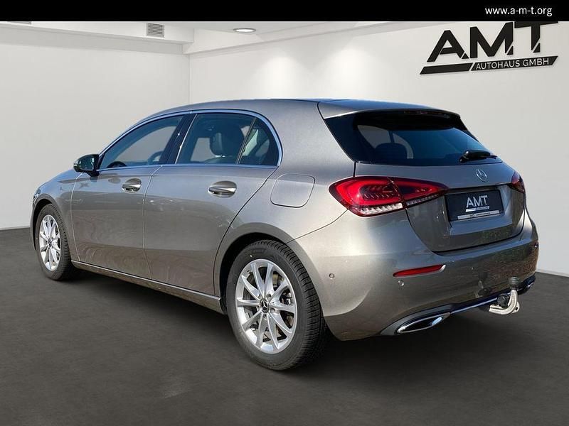 Gebraucht Mercedes A220 Premium 190 PS (139 kW) 2019 Mojavesilber Limousine