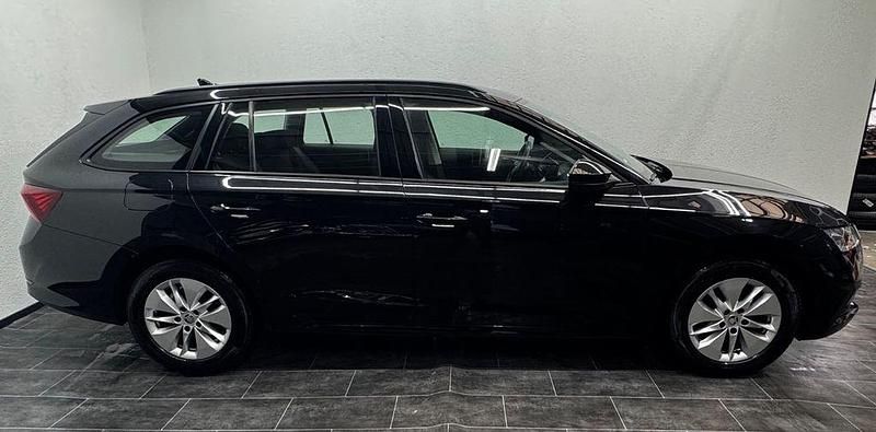 Gebraucht Skoda Octavia Ambition 116 PS (85 kW) 2022 Schwarz Kombi