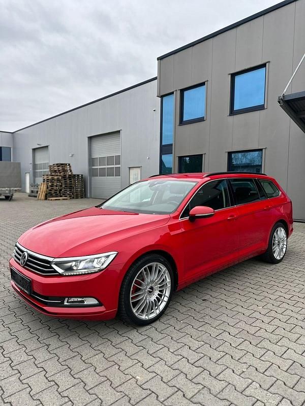 Gebraucht VW Passat 120 PS (88 kW) 2019 Rot Kombi