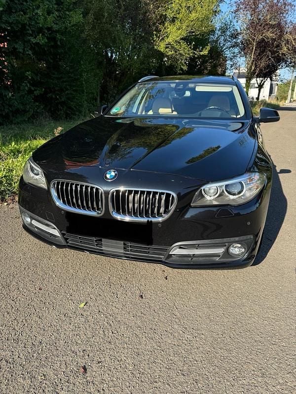 Schwarz Gebraucht 2013 BMW 530 Sport Line Kombi | 11.800 € (Fairer Preis) - Bild 1/4