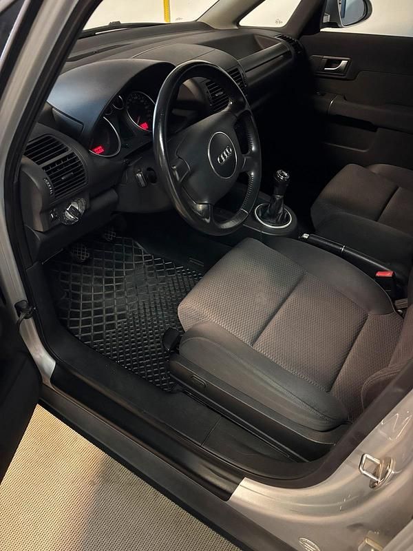 Gebraucht Audi A2 75 PS (55 kW) 2001 Silber Kleinwagen