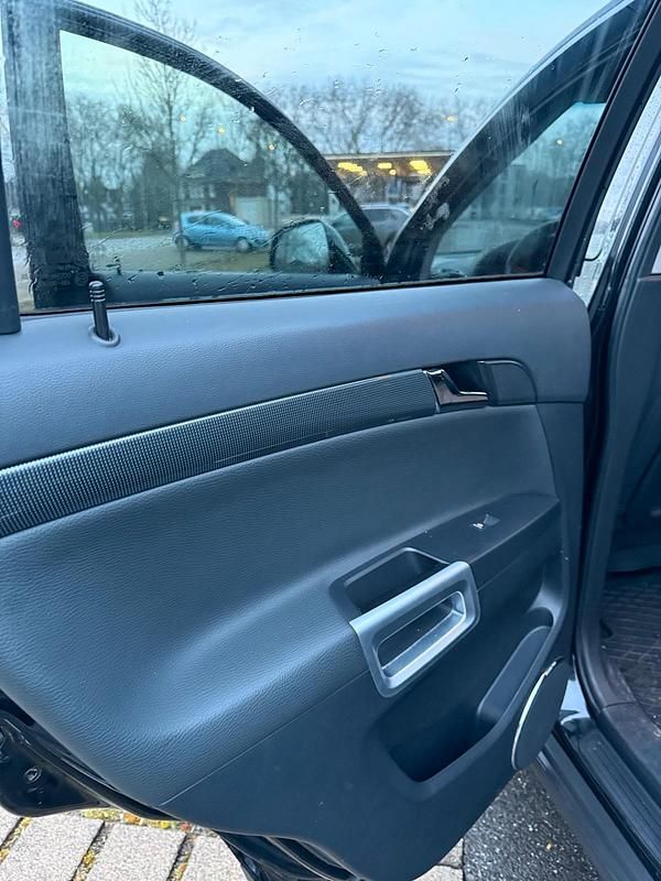 Gebraucht Opel Antara 150 PS (110 kW) 2010 Schwarz SUV