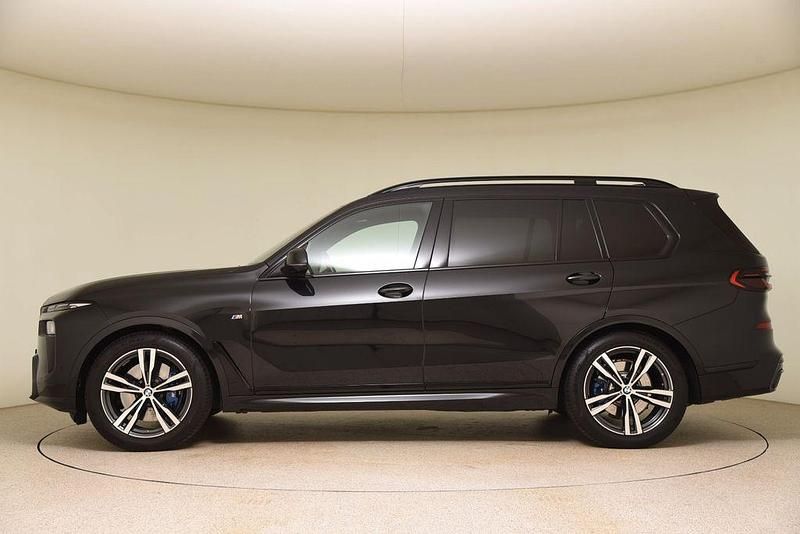 Gebraucht BMW X7 M Sport 352 PS (258 kW) 2024 Schwarz SUV