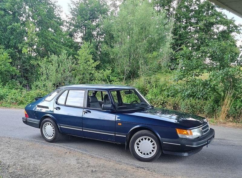 Blau Gebraucht 1991 Saab 900 Kleinwagen | 10.900 € - Bild 1/4
