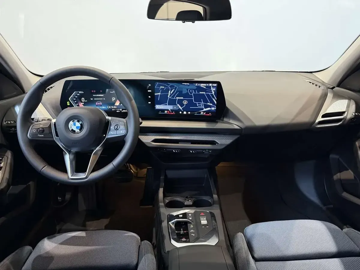 Neu BMW 116 Sport Line 122 PS (89 kW) 2026 Violett Kleinwagen