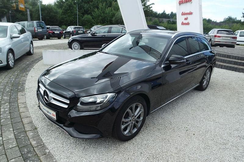 Schwarz Gebraucht 2017 Mercedes C180 Avantgarde Kombi | 19.990 € (Teuer) - Bild 1/4
