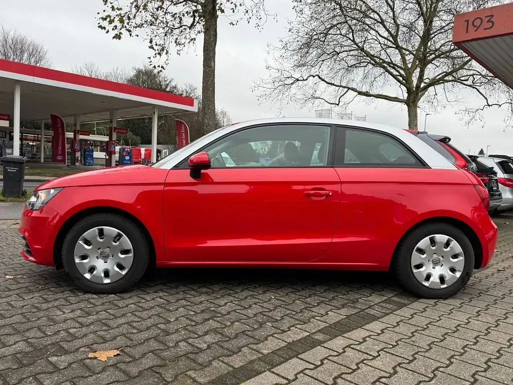 Gebraucht Audi A1 Attraction 86 PS (63 kW) 2011 Rot Kleinwagen