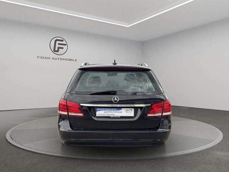 Gebraucht Mercedes E350 252 PS (185 kW) 2013 Obsidianschwarz Kombi