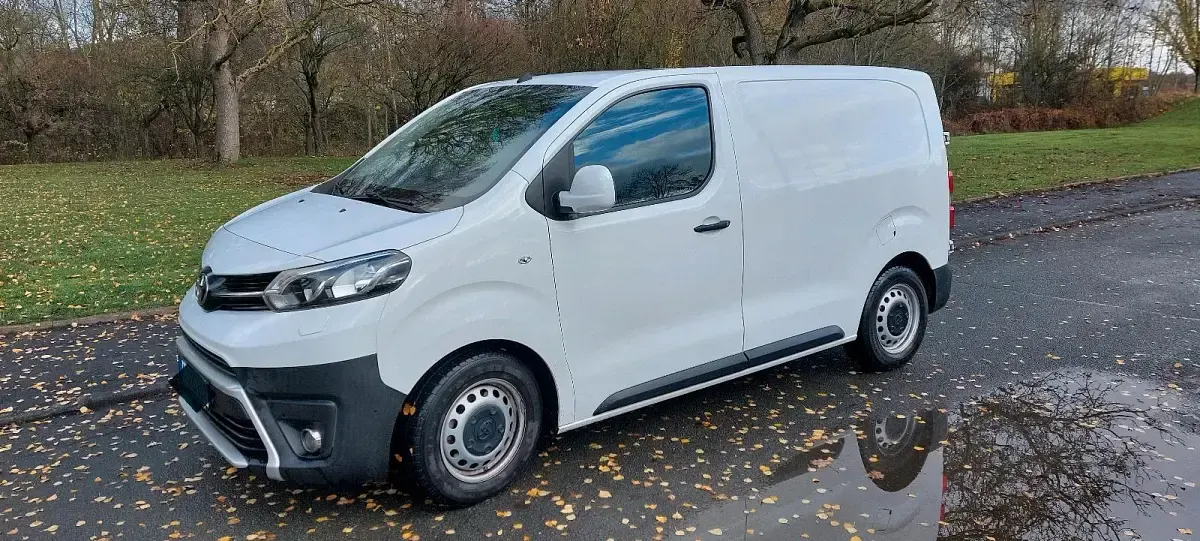 Gebraucht Toyota Proace 95 PS (69 kW) 2017 Weiß Van / Kleinbus