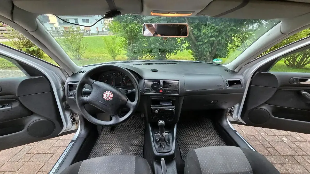 Gebraucht VW Golf IV 100 PS (73 kW) 2003 Silber Kombi