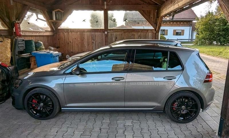Grau Gebraucht 2016 VW Golf VII GTI Limousine | 18.750 € (Superpreis) - Bild 1/4