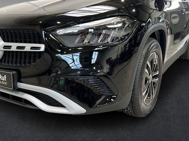 Gebraucht Mercedes GLA200 150 PS (110 kW) 2025 Schwarz SUV