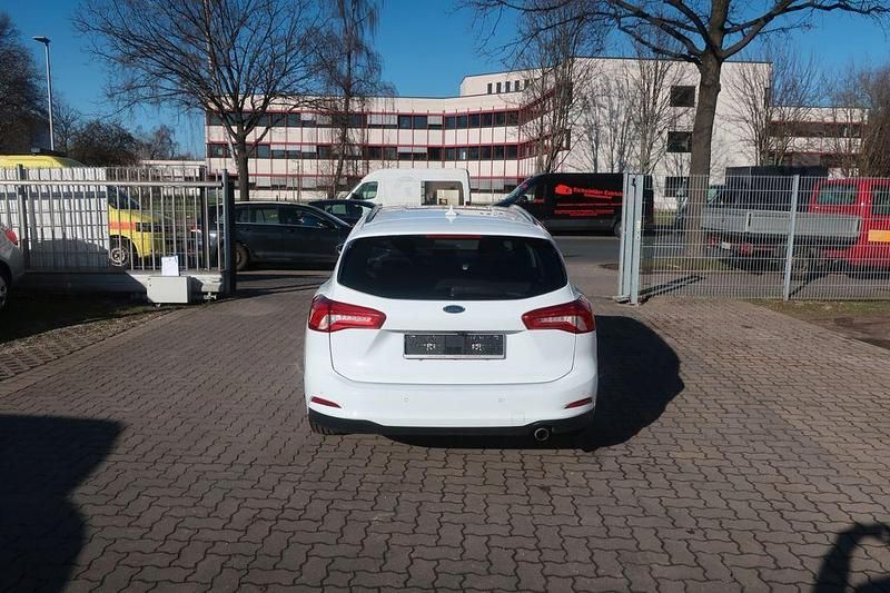 Gebraucht Ford Focus Titanium 150 PS (110 kW) 2020 Weiß Limousine